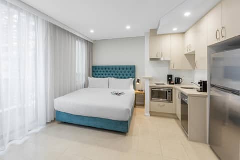 Meriton Suites Pitt Street Sydney — photo 3