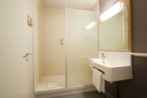 B&B HOTEL Lyon Centre Part-Dieu Gambetta — photo 4
