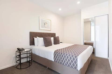Ramada Suites By Wyndham Victoria Street West — photo 2
