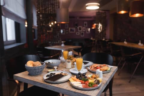 Hotel am Augustinerplatz — dining