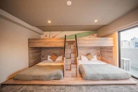 Minn Ueno Iriya — hotel room