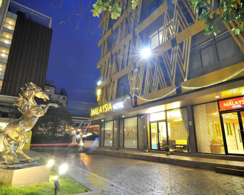 Malaysia Hotel Bangkok — building