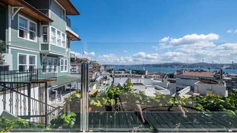 Loop Hotel Bosphorus Istanbul — balance & terrace