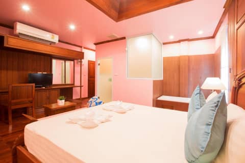 S48 Hotel — hotel room