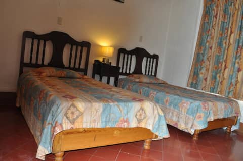 Hotel 5a Avenida — hotel room