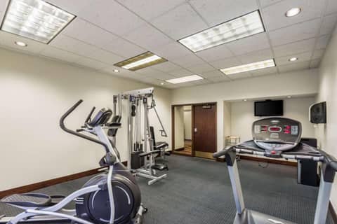 Quality Suites Milwaukee Airport — photo 6
