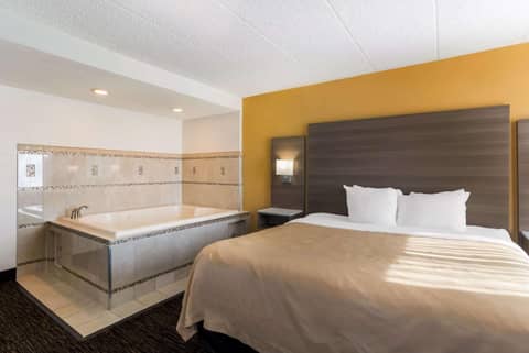 Quality Suites Milwaukee Airport — photo 7