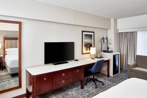 Sheraton Indianapolis Hotel at Keystone Crossing — photo 5