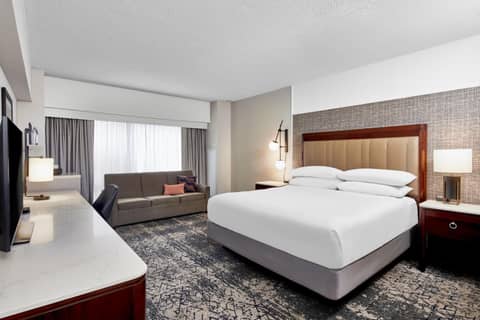 Sheraton Indianapolis Hotel at Keystone Crossing — hotel room