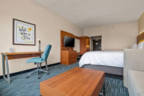 Holiday Inn Express & Suites Orlando- Lake Buena Vista by IHG — photo 2