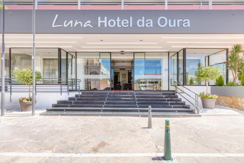 Luna Hotel da Oura — building