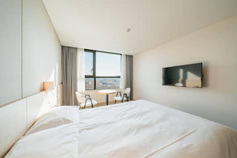 Hotel Zinc — hotel room