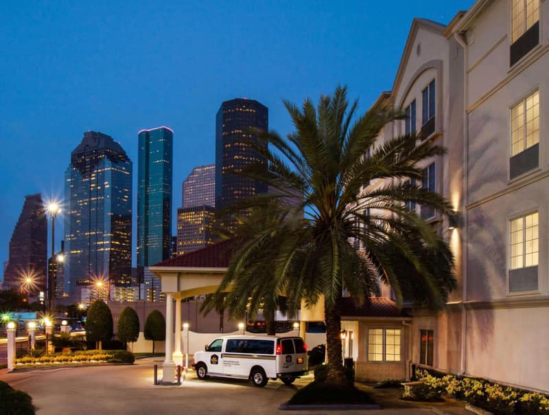 Best Western Plus Downtown Inn & Suites — building