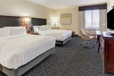 Best Western Plus Downtown Inn & Suites — hotel room