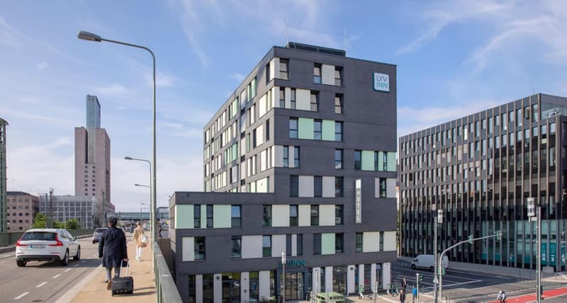 LyvInn Hotel Frankfurt — building