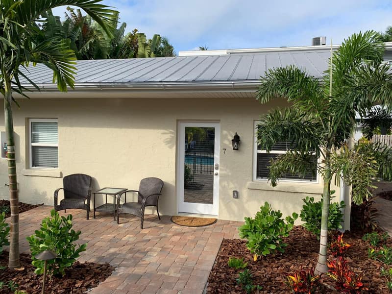 Twin Palms at Siesta — building