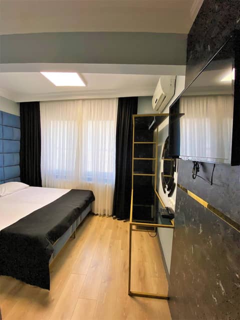 Orange Airport Hotel — hotel room