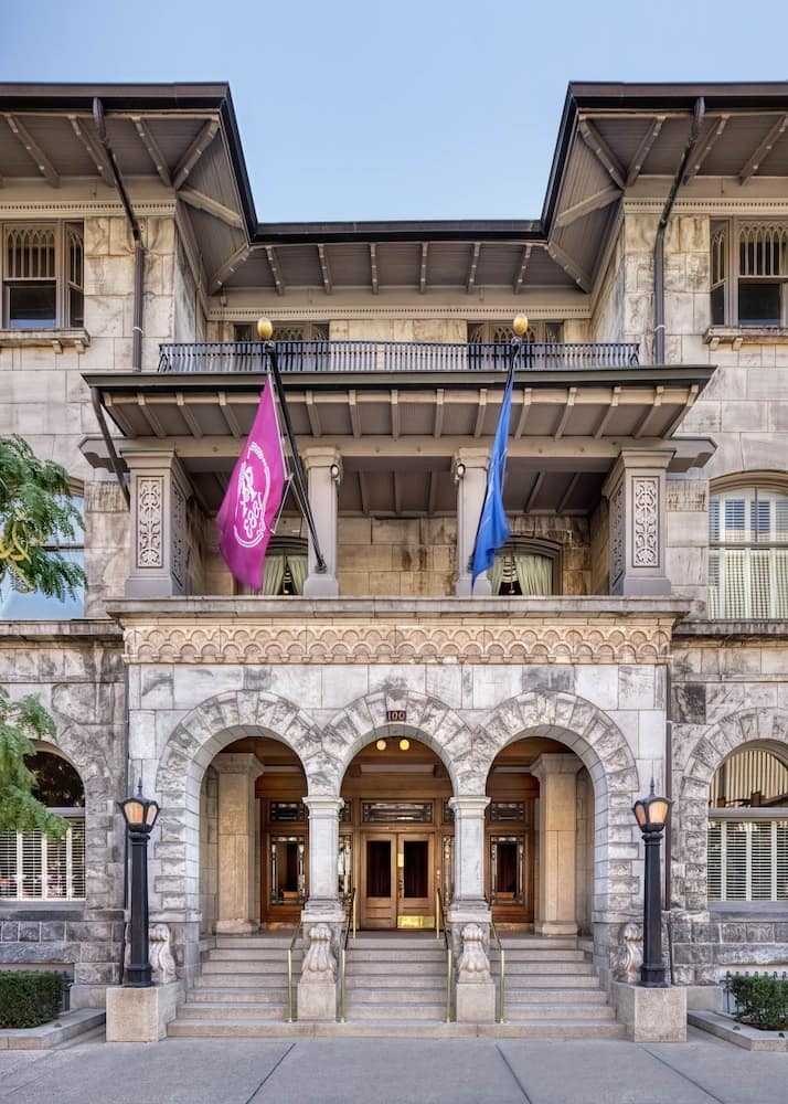 Alta Club — building