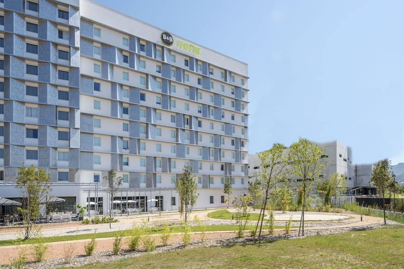 B&B HOTEL Marseille Vélodrome Prado — building
