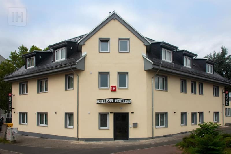 Hotel Isha — building