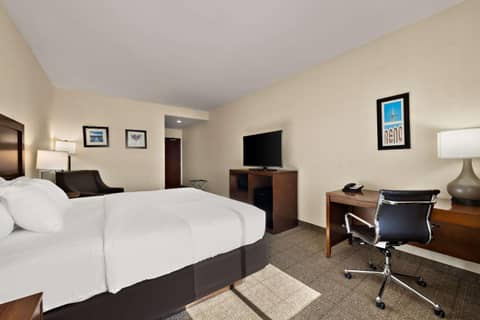 Comfort Inn & Suites Airport Convention Center — photo 7