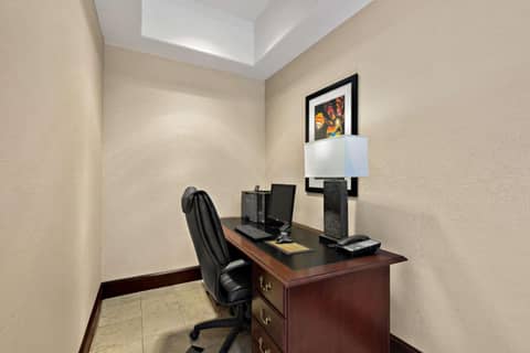Comfort Inn & Suites Airport Convention Center — photo 8