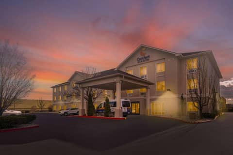 Comfort Inn & Suites Airport Convention Center — photo 9