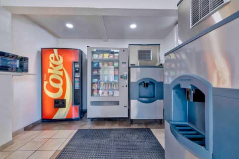 Motel 6-Anaheim, CA - Fullerton East — photo 9