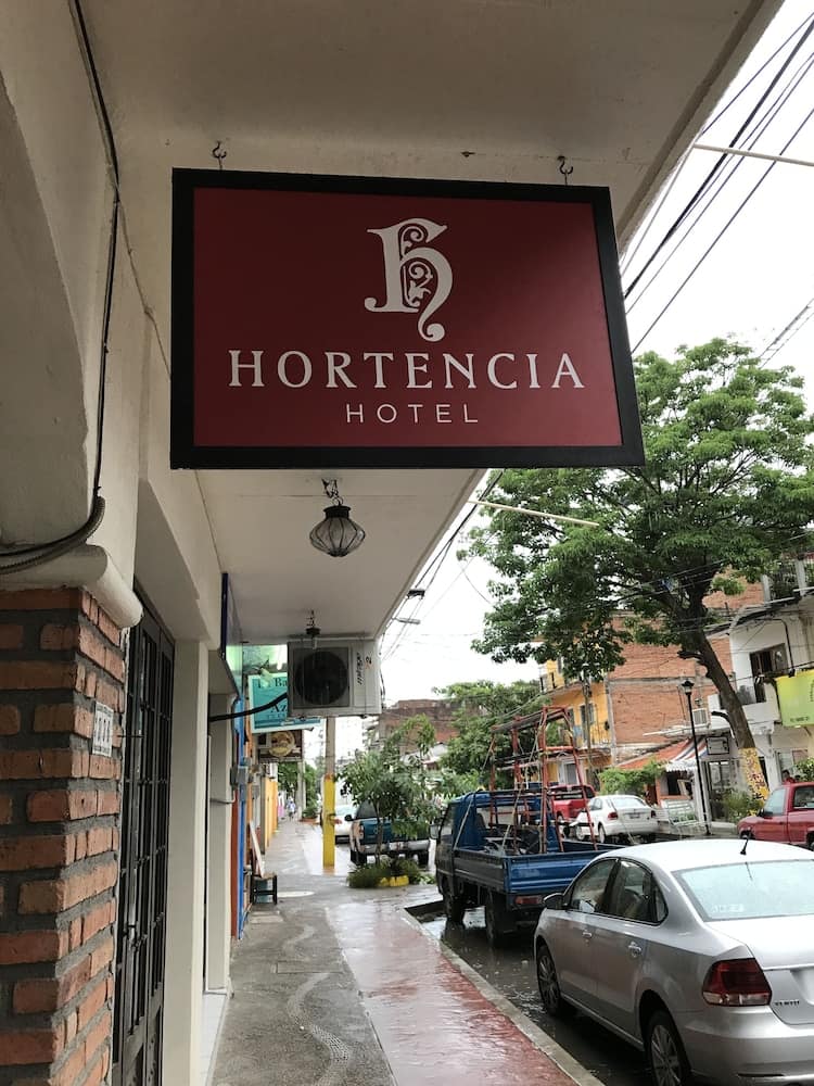 Hotel Hortencia — building