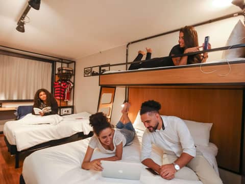 ibis Copacabana Posto 2 — human