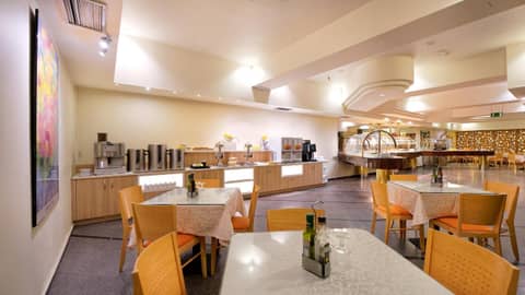 Bull Astoria — dining