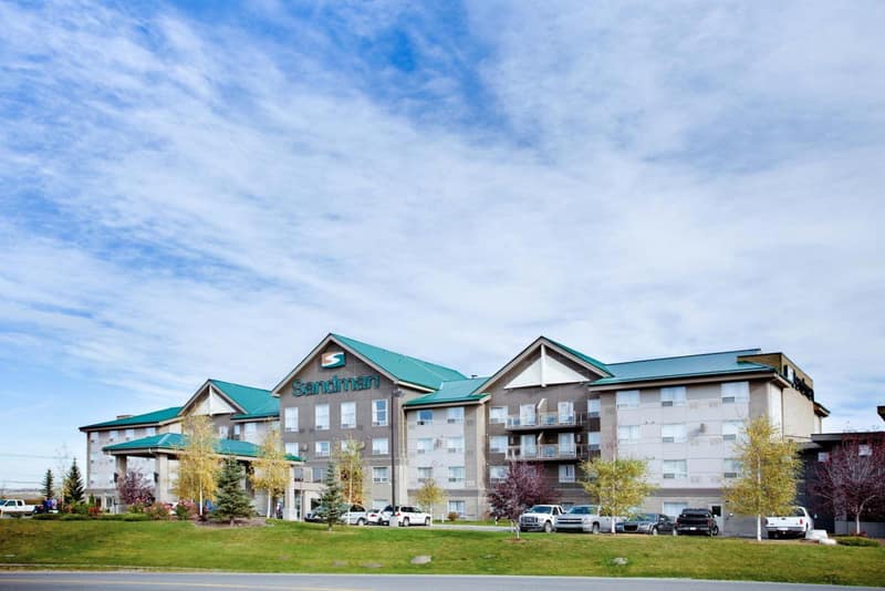 Sandman Hotel & Suites Calgary West — building