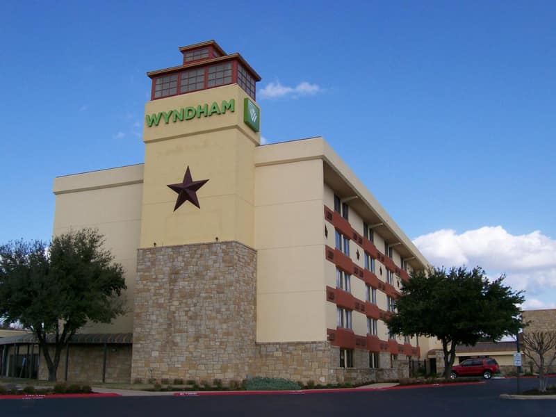 Wyndham Garden Hotel Austin — building