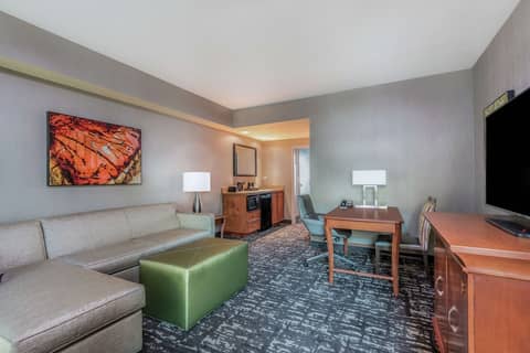 Embassy Suites by Hilton St. Louis St. Charles — photo 7