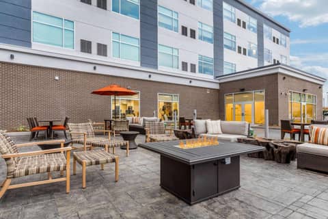 Cambria Hotel Milwaukee Downtown — photo 7