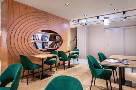 9Hotel Paquis — lounge