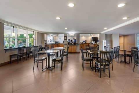 Best Western Palm Beach Lakes — photo 3