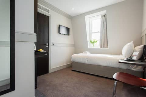 Mowbray Court Hotel — hotel room