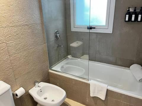 Awwa Suites & Spa — bathroom