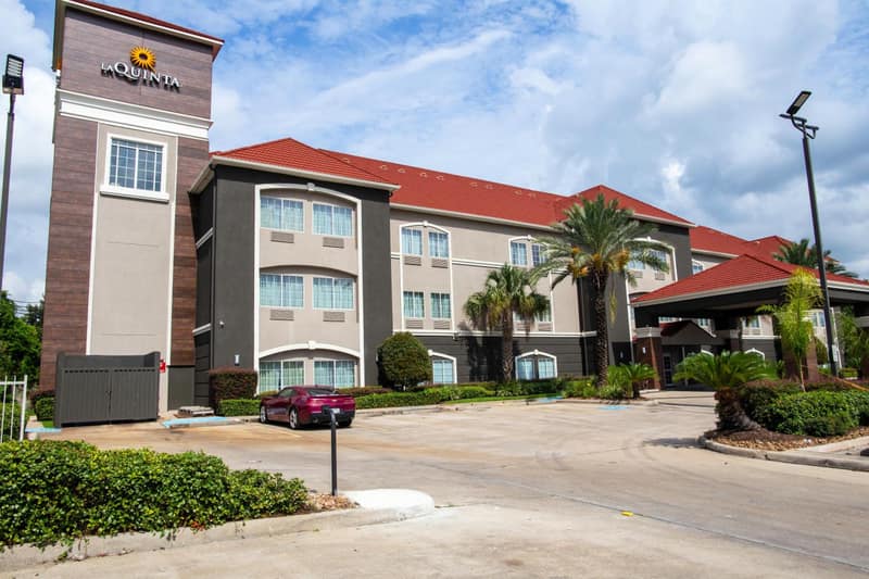 La Quinta by Wyndham Houston East at Normandy — building