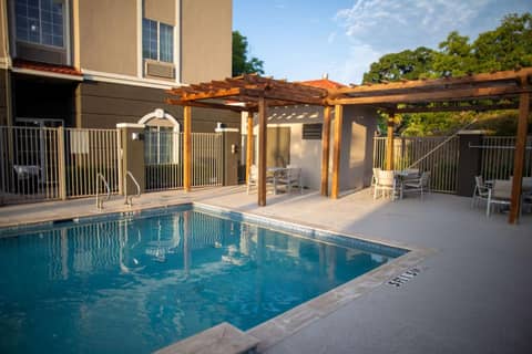 La Quinta by Wyndham Houston East at Normandy — photo 3