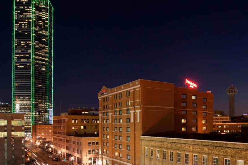 SpringHill Suites by Marriott Dallas Downtown / West End — building