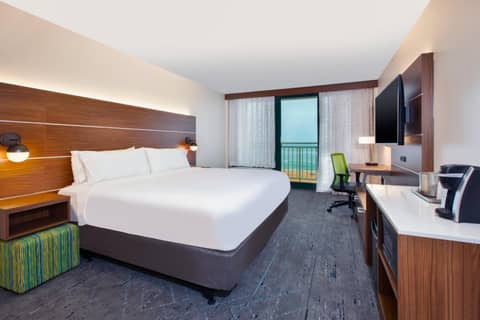 Holiday Inn Express & Suites VA Beach Oceanfront by IHG — photo 3