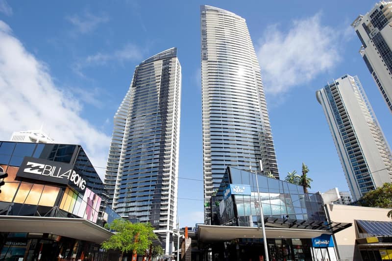 Mantra Circle On Cavill — building