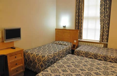Olympic House Hotel — hotel room