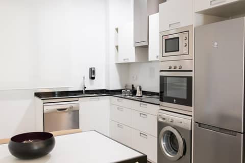 Mon Suites San Martin — kitchen