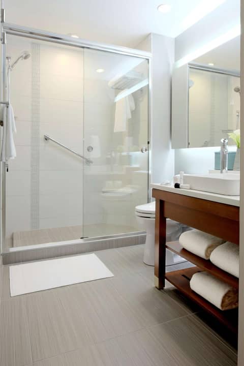 Hyatt Place Charlotte Downtown — bathroom
