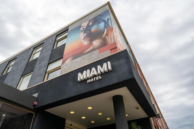 Miami Hotel Melbourne — building