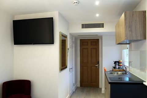 1 Craven Hill Gardens — hotel reception