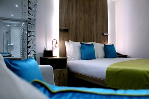 1 Craven Hill Gardens — hotel room